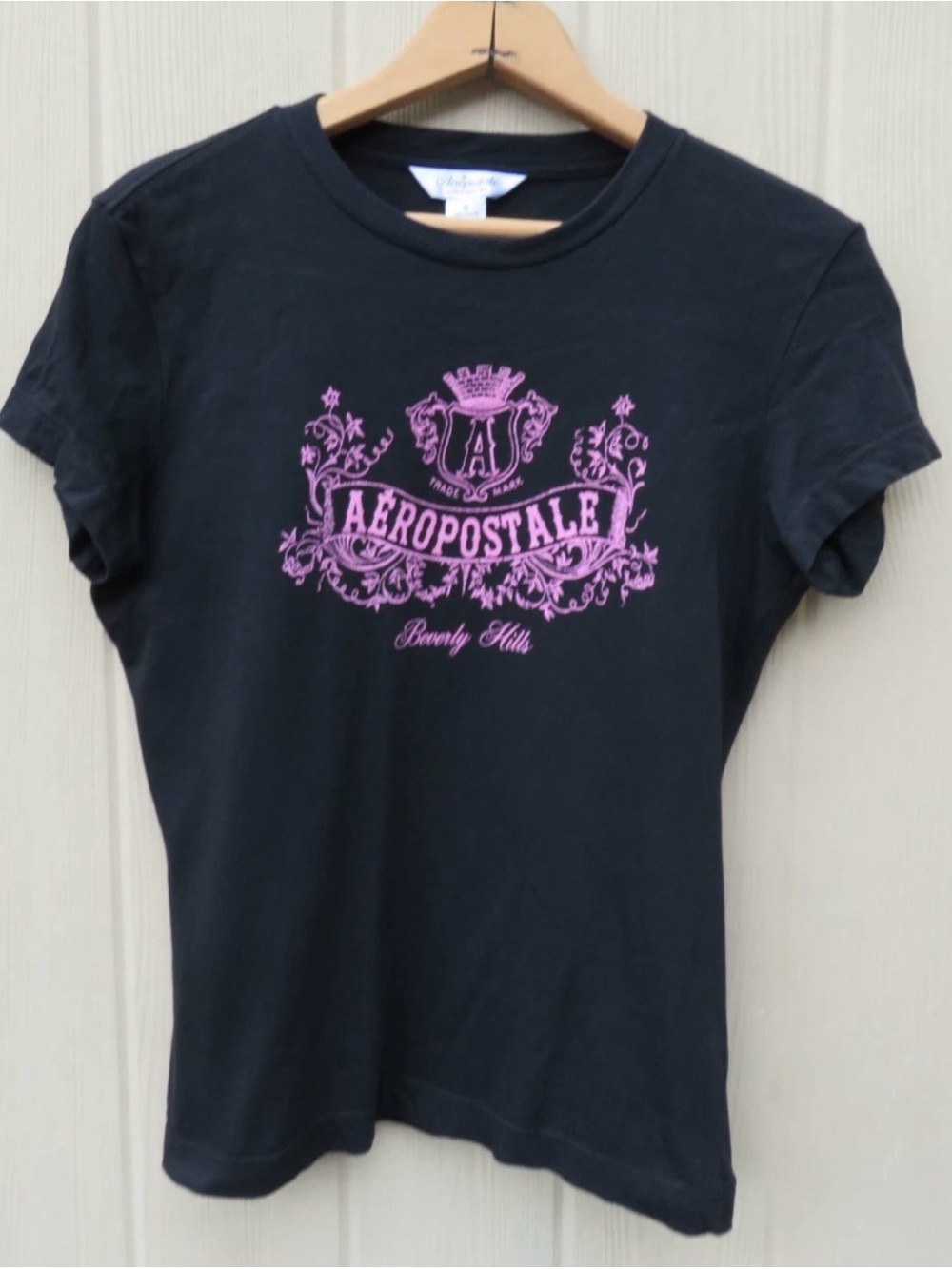 Aeropostale M Black T-Shirt with Pink Crest Logo Boyfriend Tee